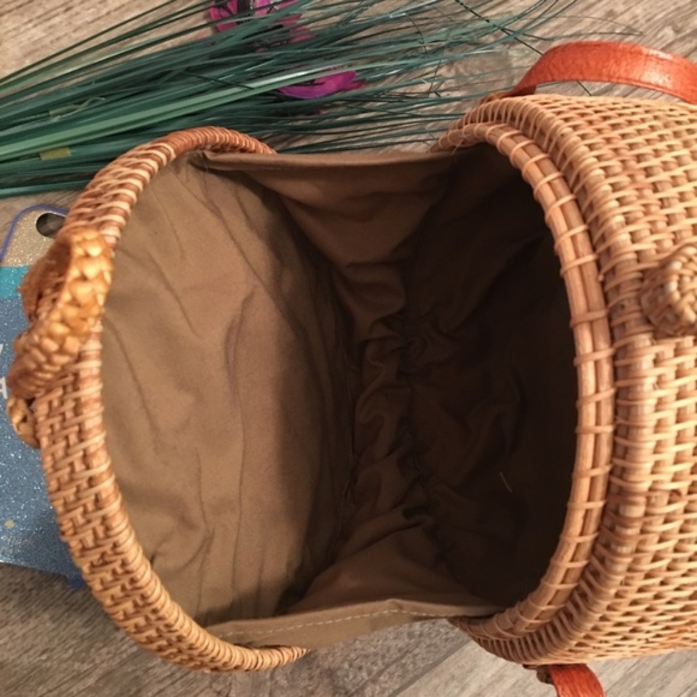 🌸LAST 1🌸Tan Circular Rattan/Crossbody Round Bag - Picture 3 of 8